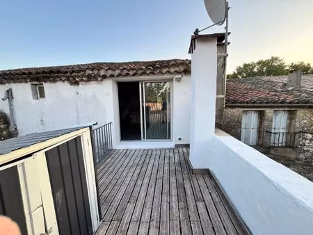 appartement avec terrasse calme  cuisine équipée.