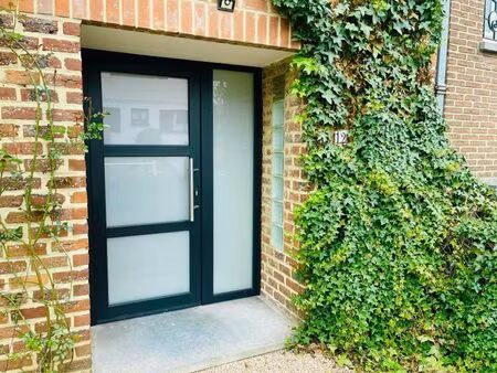 ? à louer – jolie maison 3 façades avec jardin
