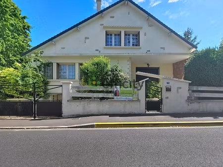 maison 6 pièces - 220 m²