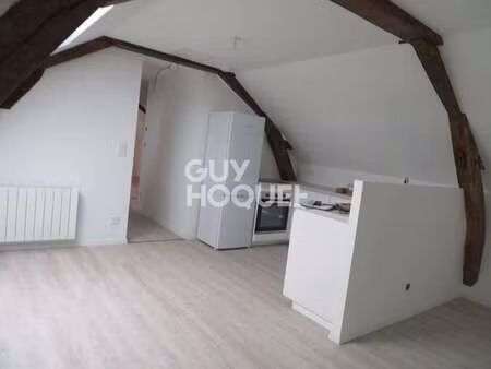 location appartement 3 pièces à château-gontier (53200) : à louer 3 pièces / 36m² château-