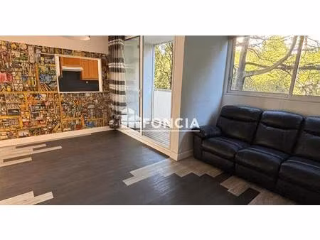 appartement t5 de 67 m² avec balcon et vue dégagée  box  parking et cave. proximité toutes