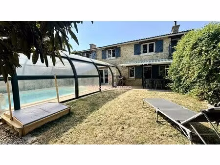 maison en pierre avec dépendance habitable  piscine et double garage