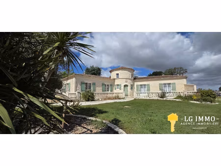 maison 197 m2  terrain 3100 m2  garage 71 m2  studio