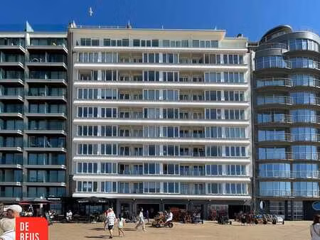gerenoveerd appartement met 2 slpk en frontaal zeezicht