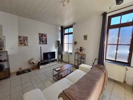 appartement rénové 2 chambres avec jardin privatif