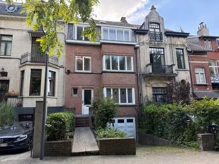superbe maison familiale avec jardin et garage