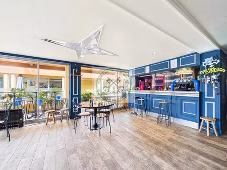 vente locaux professionnels 4 pièces 114.7 m² à saint-raphael (83700)  345 000 €