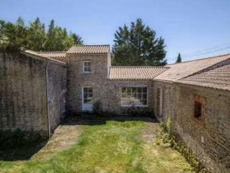 location maison à saint-même-le-tenu (44270) : à louer / 198m² saint-même-le-tenu