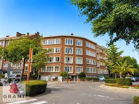 gribaumont - dans petit immeuble  appt 100m² très lumineux