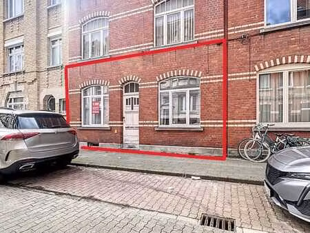 appartement meublé agréable dans une maison de ville avec 1