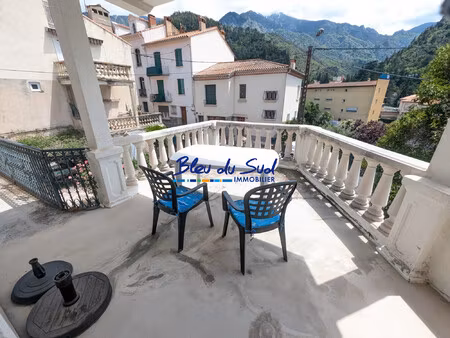 grand appartement avec balcon et terrasse proche commerces