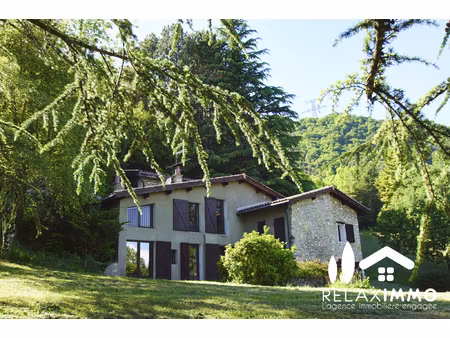 rare à la vente : domaine d'exception de 1 2 hectare en plei