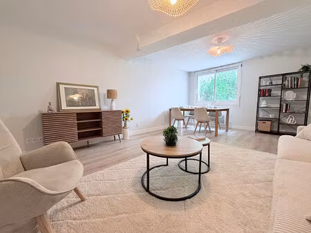 appartement avec cour privative hypercentre de la rochelle