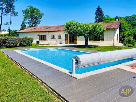 lesparre - maison de plain-pied avec piscine sur 4100m2 de terrain !