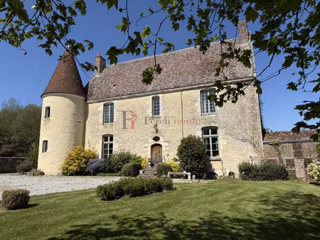 à vendre manoir de caractère du xvie siècle au coeur du par