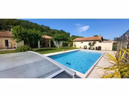 maison contemporaine de 188 m² – plain-pied – 5 chambres – piscine – terrain de 2 192 m²