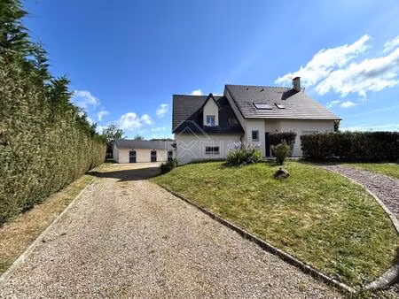 maison récente 7 pièces 150 m² avec double garage  dépendance  box à chevaux et grand jard