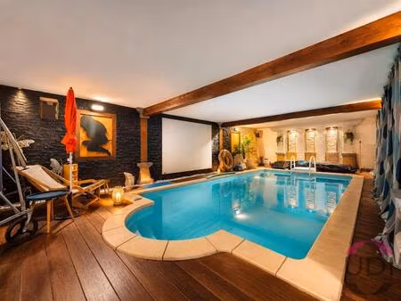 hyper-centre-ville – maison de style loft avec piscine intérieure - montluçon