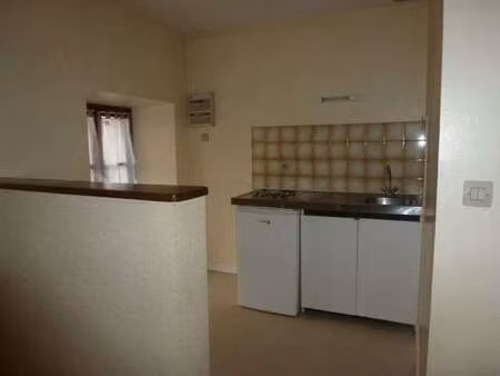location appartement 2 pièces à la ferté-bernard (72400) : à louer 2 pièces / 33m² la fert