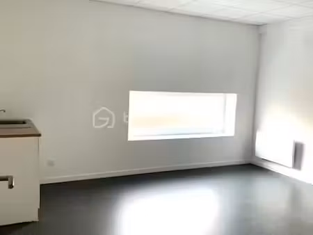 location locaux professionnels 2 pièces 21 m² à seclin (59113)  1 025 €