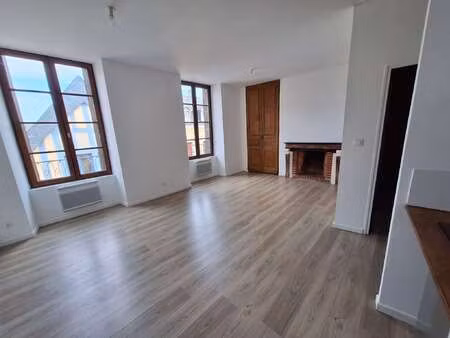 location appartement 2 pièces à laval centre-ville préfecture (53000) : à louer 2 pièces /