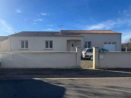 location maison à nieul-sur-l'autise (85240) : à louer / 111m² nieul-sur-l'autise