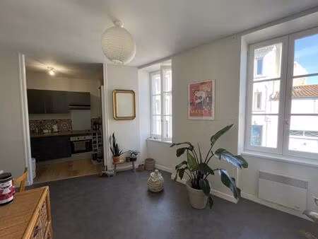 appartement 3 pièces 61 m² - hyper centre la rochelle