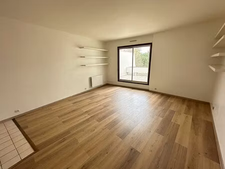 appartement saint cloud / studio 34.05 m² / terrasse