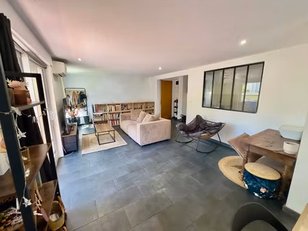 appartement duplex 117m2  5 chambres  garage et cave.