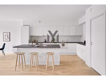 superbe duplex t3 avec grande terrasse tropezienne - cap bru