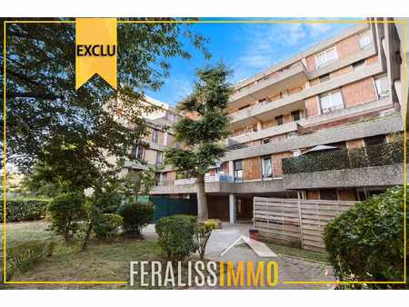 super f4 parfaitement exposé avec extérieur !