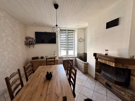 appartement de caractère de 130 m2 en plein centre de fay-au