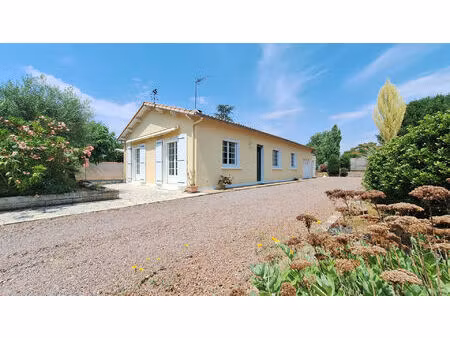 maison plain-pied - 155 m² surface totale - veranda et 3 chambres
