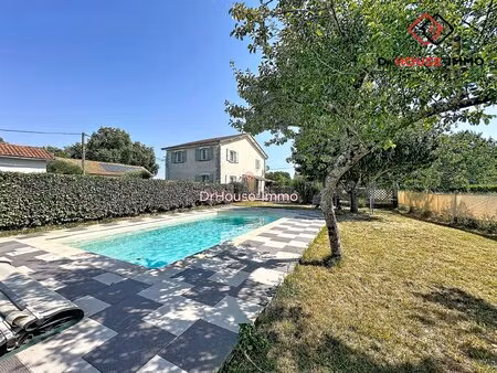 exclusivité : ensemble immobilier unique sur 2 094 m² avec piscine