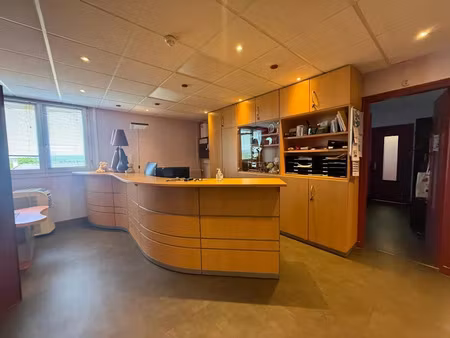 location locaux professionnels 400 m² à laon (02000)  nan €