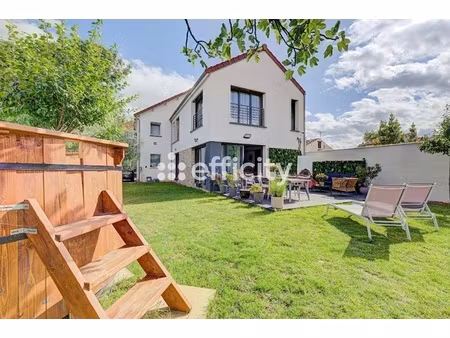 maison 7 pièces - 210 m²