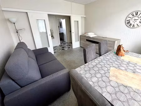 location meublée appartement 1 pièce 42 m² à laon (02000)  520 €