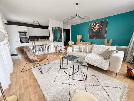 appartement t3 avec terrasse  ascenseur et parking