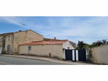 maison en pierre de 121 m2 sur 608 m2 de terrain!