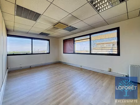 bureau de 56 m² à louer