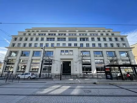 vente bureaux 1 368 m²