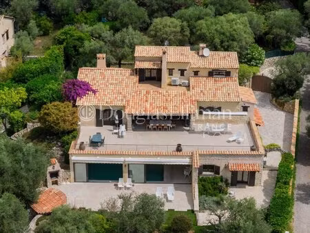 tourrettes-sur-loup - elégant mas provençal en pierres avec vue panoramique proche du...