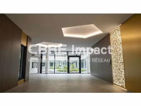location bureau bezannes 328 m²