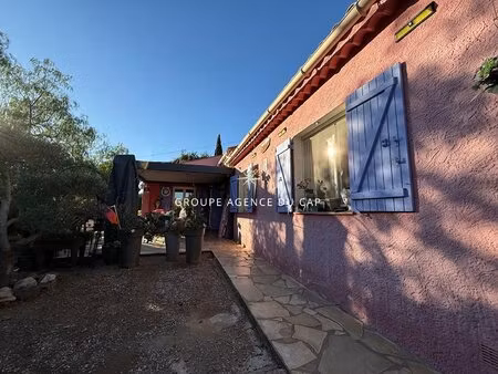 a vendre - villa aux issambres de plain-pied dans un quartier calme avec piscine et 3...