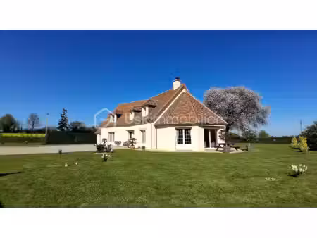 maison contemporaine de 229 m² à saint-georges-d'elle