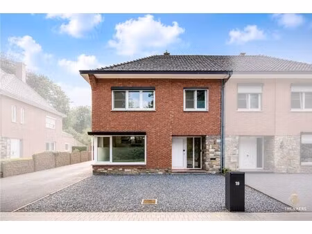 instapklare woning met 4 slaapkamers op een rustige ligging nabij het kasteel van duras.
