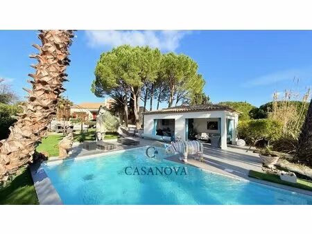 villa revisitée  art de vivre à la campagne  dépendance  piscine chauffée  sur 2300 m² de.