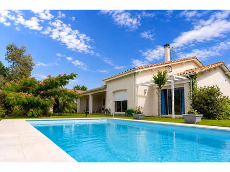vente maison 5 pièces 190 m² saint-sulpice-de-royan (17200)