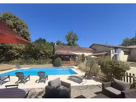 maison de vacances idéale avec piscine dans un cadre pittoresque  en dordogne