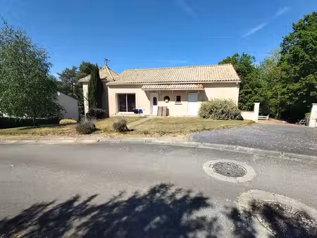 exclusivité ? une maison aux volumes exceptionnels  idéale pour accueillir tous vos...